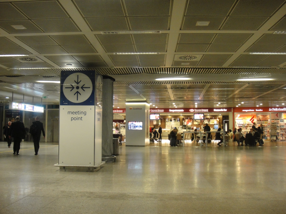Meeting Points at London Luton Airport